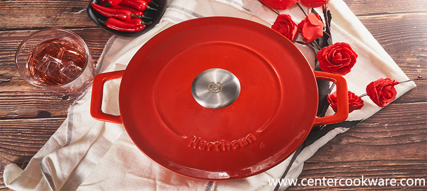 Enameled cast iron dutch oven